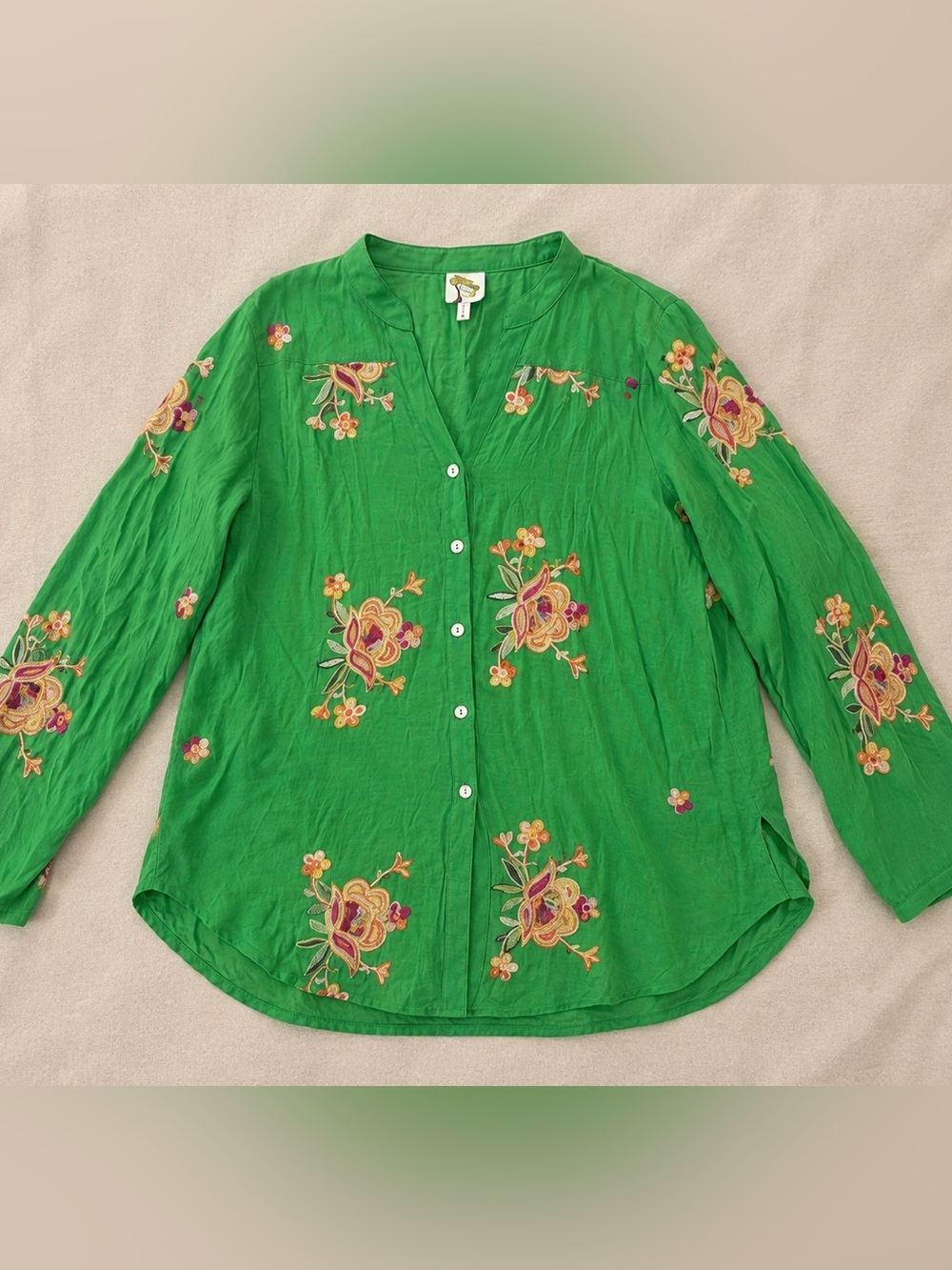 NWT Fig and Flower Green Embroidered Button Down Blouse Size L - Picture 3 of 7
